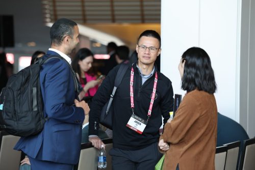 Attendees networking at Horizon Summit 2025 presented by NetApp.