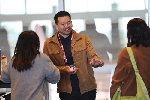 Attendees networking at Horizon Summit 2025 presented by NetApp.